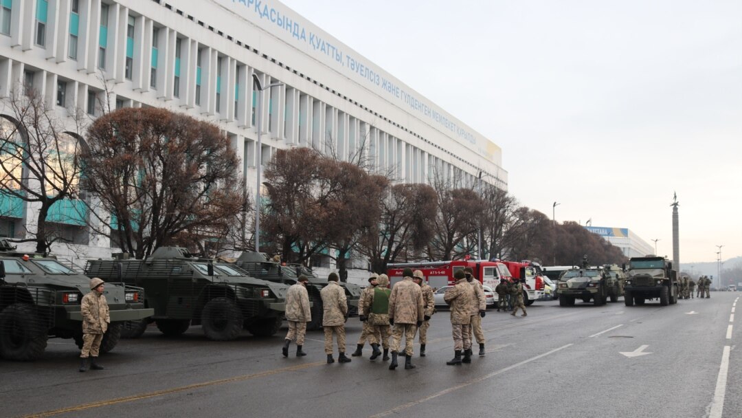 Жасырын камерасы бар әйелі Жасырын камерасы бар әйелі