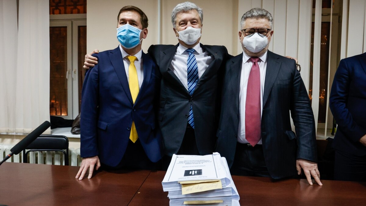 sud-dolghen-obyyavity-reshenie-o-mere-presecheniya-poroshenko Суд должен объявить решение о мере пресечения Порошенко