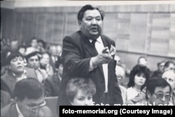 A Kazakh Soviet official at a 1989 meeting to establish a Memorial branch in Nur-Sultan (then known as Tselinograd). The man reportedly shouted, "Go back to Moscow with your 'Memorial.'"