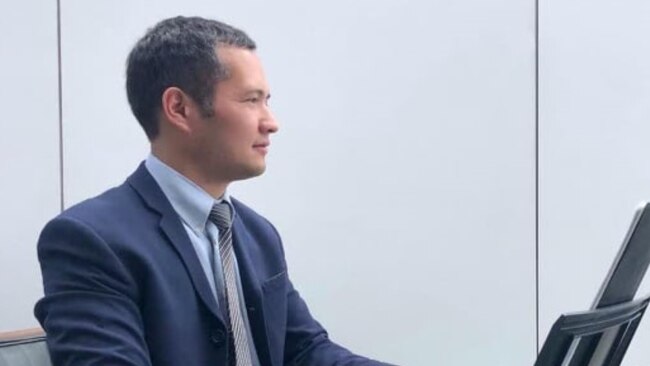 Қазақстан арналары "митингіге Қырғызстаннан келген жұмыссыз адамды" көрсетті. Бұған Бішкек қарсы Қазақстан арналары "митингіге Қырғызстаннан келген жұмыссыз адамды" көрсетті. Бұған Бішкек қарсы