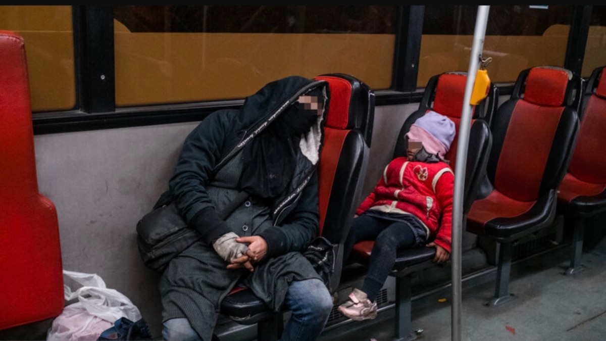 Bus Sleepers Impoverished Iranians Find Shelter In Tehrans Night Buses pic picture