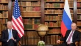 Джо Байден и Владимир Путин на саммите в Женеве 16 июня 2021 года