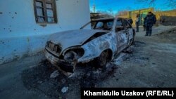 Сгоревший во время приграничного конфликта автомобиль жителя села Кок-Таш. 28 января 2022 года.
