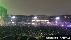 Митинг в Шымкенте начинался мирно, в нем участвовали тысячи жителей. Ночь на 5 января 2022 года