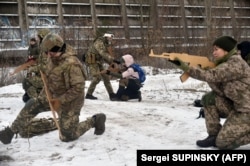 Тренировка украинских резервистов под Киевом, 25 декабря 2021 года