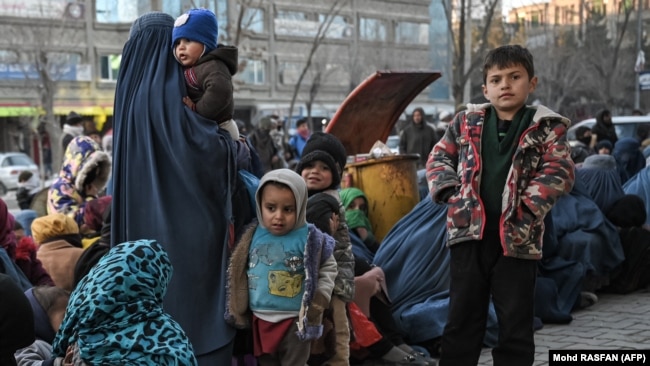 د بېوزلو لیکې ورځ تر بلې پراخیږی