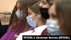 Навчання проводить спеціальний навчально-методичний центр, створений Держслужбою України з надзвичайних ситуацій та муніципалітетом Києва