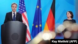 Державний секретар США Ентоні Блінкен (л) та міністр закордонних справ Німеччини Анналена Бербок, Берлін, 20 січня 2022 року