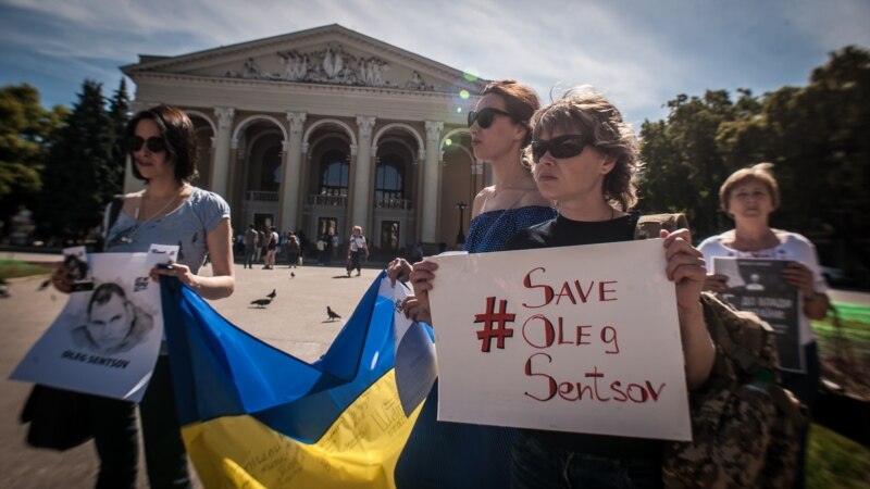 В Полтаве на акции в поддержку Сенцова вспоминали о Крыме до аннексии (+фото)