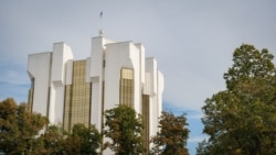 Parlamentarii au decis să treacă sub control prezidențial și Centrul pentru Comunicare Strategică și Combatere a Dezinformării.