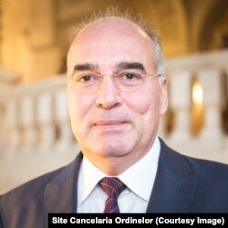 Gheorghe Angelescu este șeful Cancelariei Ordinelor din Administrația Prezidențială din anul 2000