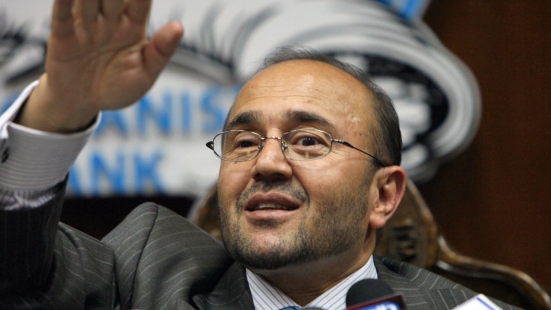 عبدالقدیر فطرت رئیس پیشین د افغانستان بانک در اثر بیماری سرطان درگذشت
