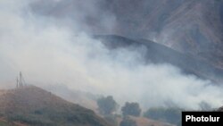 Păduri incendiate din cauza bombardamentelor azere de la granița cu Armenia, 14 septembrie, 2022.