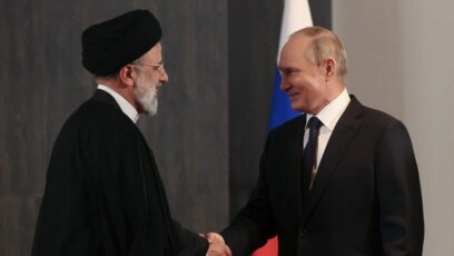 Президентът на Русия Владимир Путин и иранския му колега Ебрахим