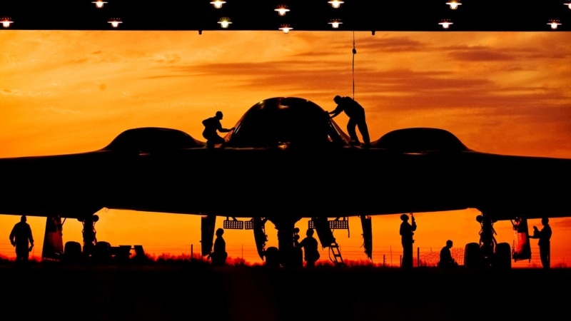 Piele uscată, mâncare fierbinte: Viața din interiorul bombardierelor B-2 care au lovit siturile nucleare iraniene