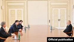 Azerbaijan -- Azerbaijani President Ilham Aliyev meets British Armed Forces Minister James Heappey, Baku, March 30, 2022.