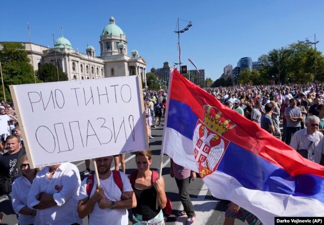Pamje nga protestat për dhënien e kontratës për kompaninë, Rio Tinto.