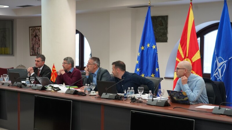 Македонските историчари „засилени“ со асистенти во Комисијата со Бугарија