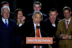 Orbán Viktor a Fidesz budapesti eredményváróján tart győzelmi beszédet 2022. április 3-án