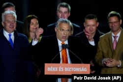 Апрель 2022 года. Виктор Орбан выступает перед своими сторонниками после очередной победы на парламентских выборах