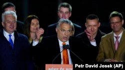 Orbán Viktor a Fidesz budapesti eredményváróján tart győzelmi beszédet 2022. április 3-án