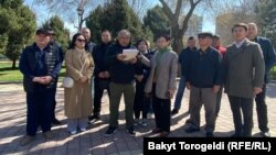 Члены нового оппозиционного движения «Объединенное демократическое движение Кыргызстана».