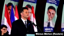 Márki-Zay Péter az országgyűlési választás részeredményének kihirdetése után a budapesti Városligeti Műjégpályán 2022. április 3-án