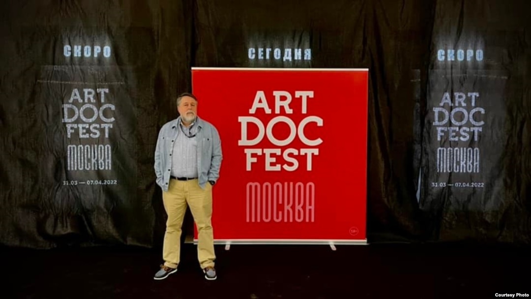 Виталий Манчский за два часа до открытия "Артдокфеста", 31 марта 2022 года