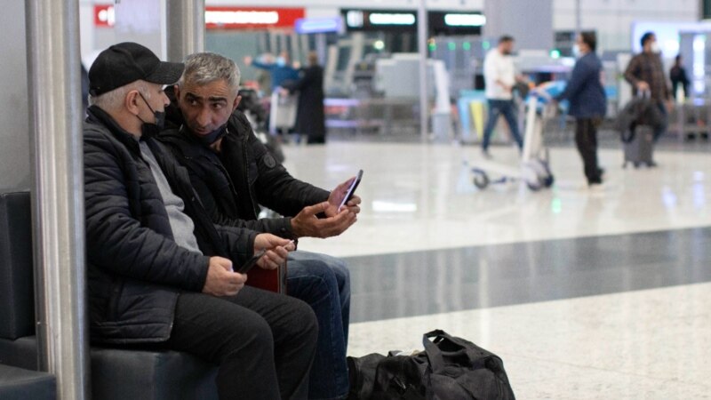 100-den gowrak türkmenistanly heniz-de Stambulyň aeroportunda garaşýar