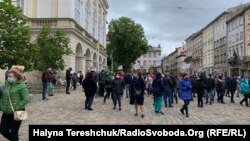 Протест представників переважно малого бізнесу під стінами міськради у Львові, 12 травня 2020 року 