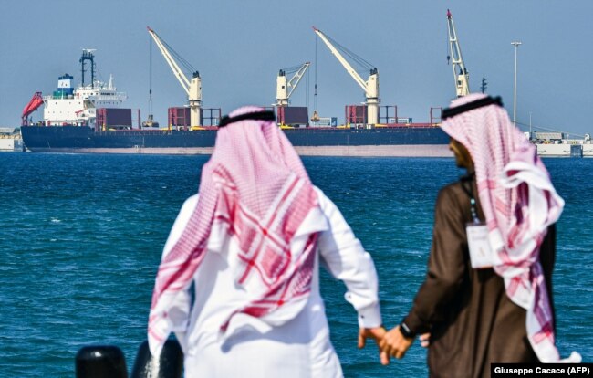 Один из нефтяных супертанкеров у восточного побережья Саудовской Аравии