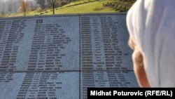 Spomen obeležje u Potočarima sa imenima 8.372 ubijenih u srebreničkom genocidu