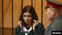 Осужденная участница группы Pussy Riot Надежда Толоконникова на заседании суда. Зубова Поляна, 26 апреля 2013 года.