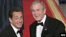 Эксперты отмечают, что политика Николя Саркози укрепила отношения Франции и США, пошатнувшиеся в период правления Жака Ширака