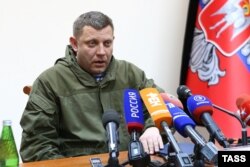 Ukrainian separatist leader Aleksandr Zakharchenko (file photo)