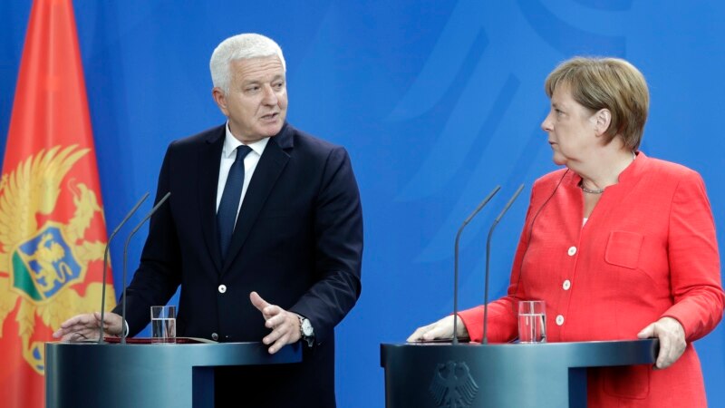 Markoviq dhe Merkel pajtohen se nuk ka ndryshim të kufijve në Ballkan