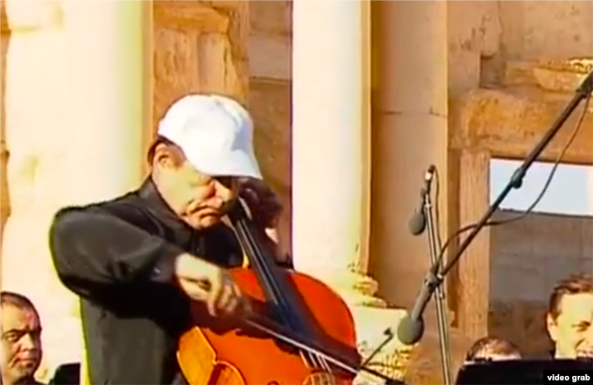 Sergei Rodulgin duket se favorizohet nga Putini më shumë se sa violonçelist.