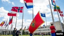 Підняття прапора Чорногорії в НАТО після вступу балканської країни до Північноатлантичного альянсу. 7 червня 2017 року, Брюссель.