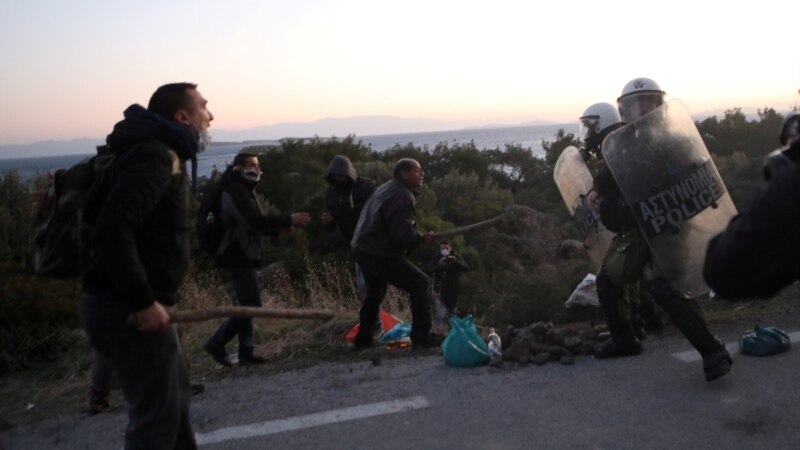 Dhjetëra të plagosur në protestat kundër kampeve për migrantët në Greqi 