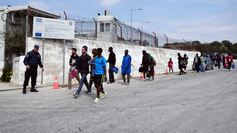 Stotine migranata stigle na Lezbos u jednom popodnevu 