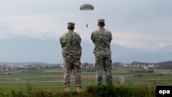 U okviru snaga KFOR-a na Kosovu će ubuduće biti i dva crnogorska oficira, ilustrativna fotografija