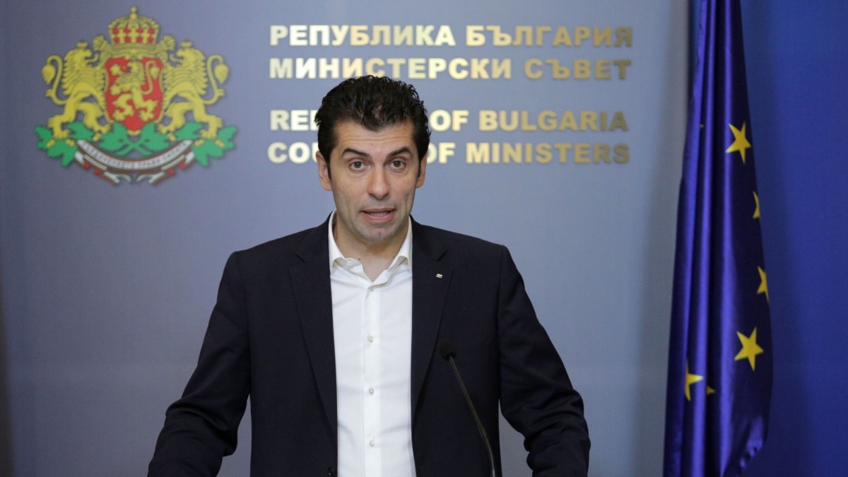 Премиерът в оставка Кирил Петков очаква служебният кабинет, който предстои
