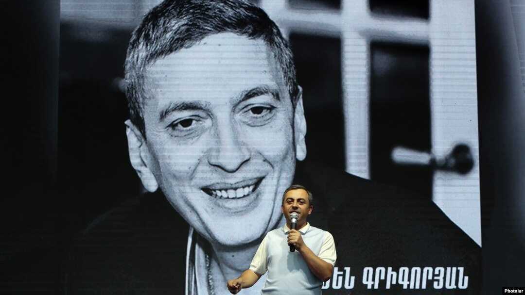 Armenia - Opposition leader Ishkhan Saghatelian speaks at a rally in Yerevan, July 15, 2022.