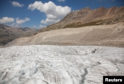 Ghețarii din Munții Alpi au fost cei mai afectați de valurile de căldură din 2022. REUTERS/Arnd Wiegmann