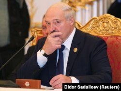Олександр Лукашенко править Білоруссю «жорсткою рукою» з 1994 року