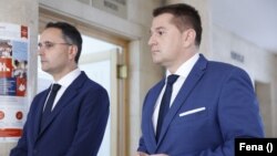 Glavni epidemiolog Sanjin Musa(lijevo) i direktor Zavoda za javno zdravstvo Federacije BiH Siniša Skočibušić (desno) na konferenciji za medije u Sarajevu, 27. jula 2022.