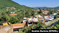 Sever Kosova blokiran barikadama