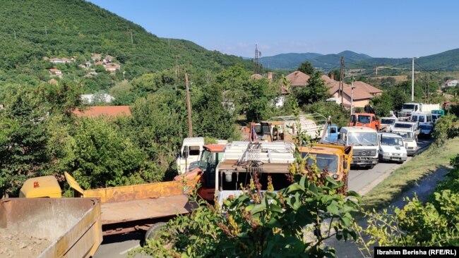 Sever Kosova blokiran barikadama