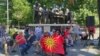 Скопје, 15.07.2022, Противници на францускиот предлог ја слушаат на разглас дебатата во Парламентот
