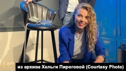 Хельга Пирогова на блоготворительном сборе на штрафы активистам